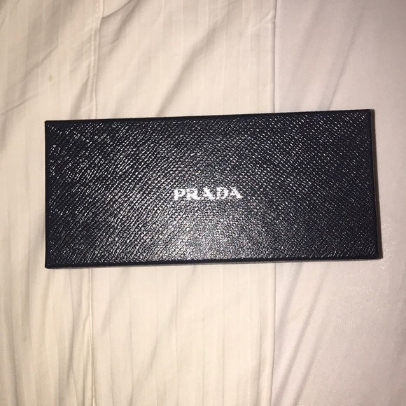 Women’s Prada sunglasses - Picture 1 of 4